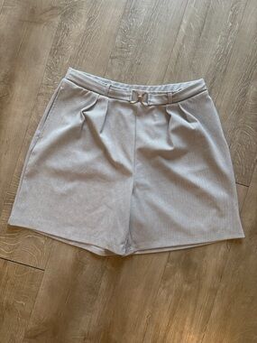 Lily Morgan Beige High-Waist Pleated Women’s Shorts Size Medium
